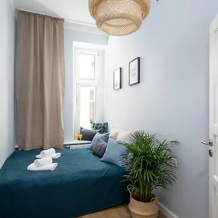 Barbacan - Old Town - By Upstairs *