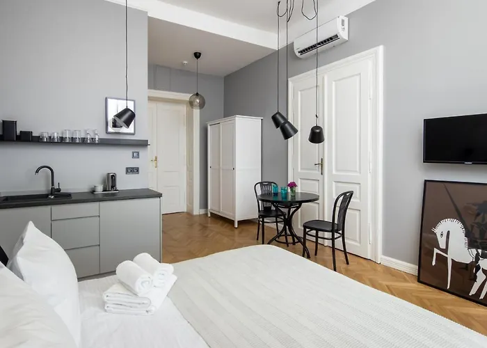 Barbacan - Old Town - By Upstairs * Cracovie