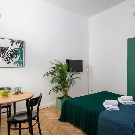 Apartment Barbacan - Old Town - By Upstairs *